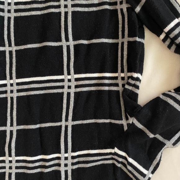 Turtleneck sweater - Picture 2 of 3